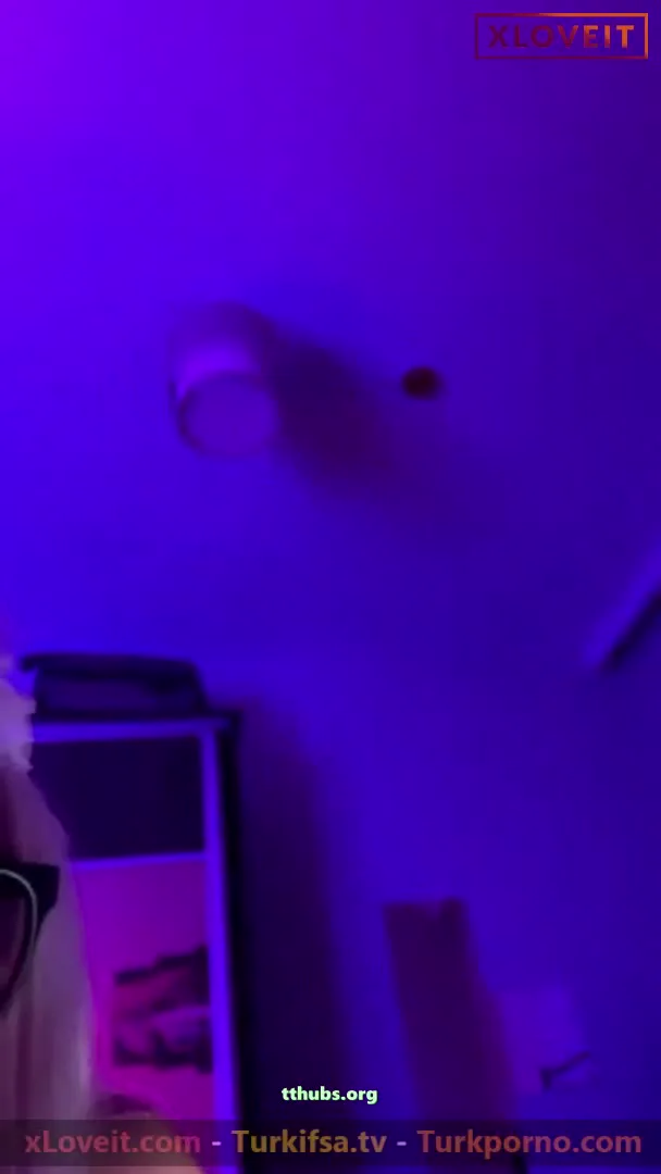 Hellodespina Ifşa Loş Ortamda Meme Domalıp Amcık Sergiledi Türk ifşa