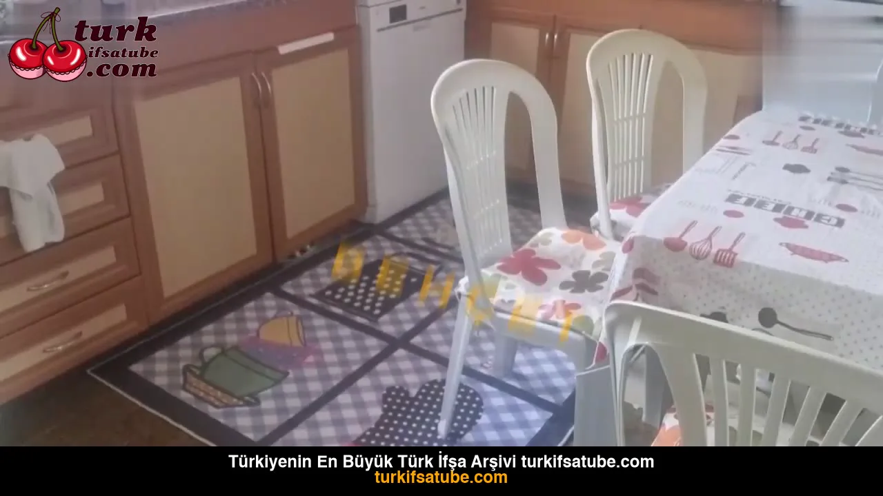 Emine Coskun Saksoya Yatıyor Türk İfşa