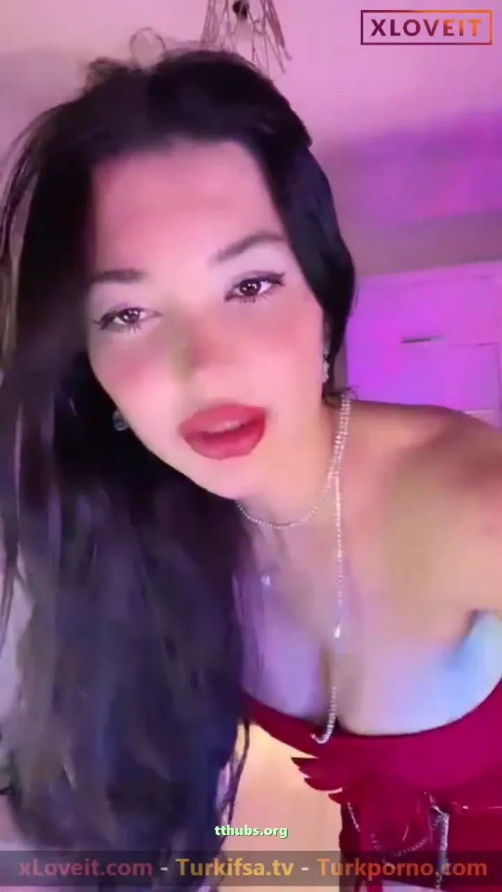 Bigo Kitana Ifşa Ayağında Kırmızı Topuklularla Canlı Yayında Türk İfşa