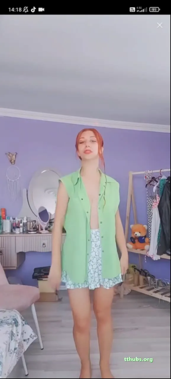 Yeşil Üstüyle Amcığını Boşaltıyor Türk ifşa