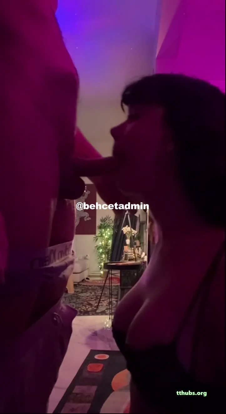 Feryal İfşa yayınını şenlendirip Boşalıyor Türk ifşa