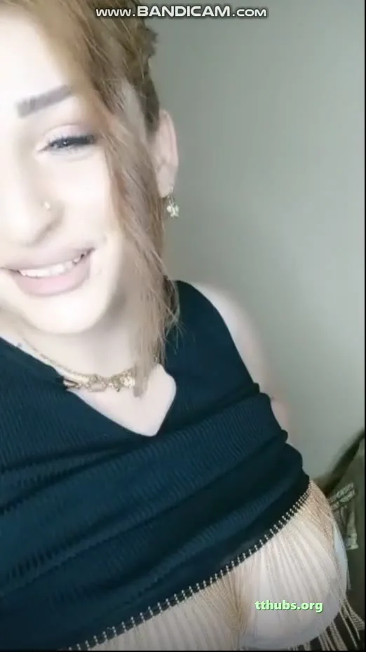 Asya Monis milf şov