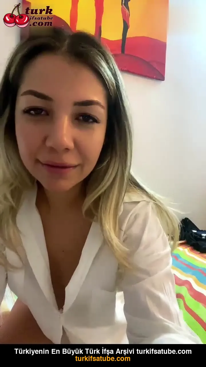 Cazibe Gonderisi Ic Camasirini Gosteriyor Kadin Kardesler