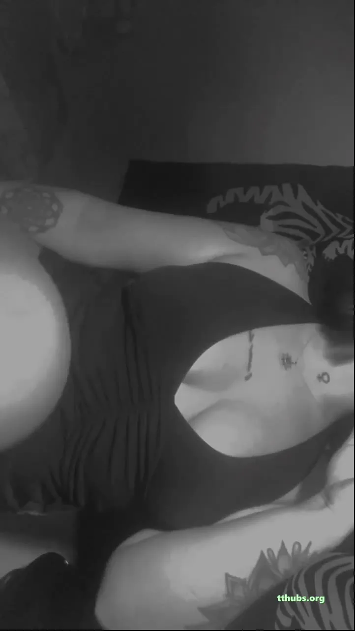 sexsi kız azdırmaya devam ediyor