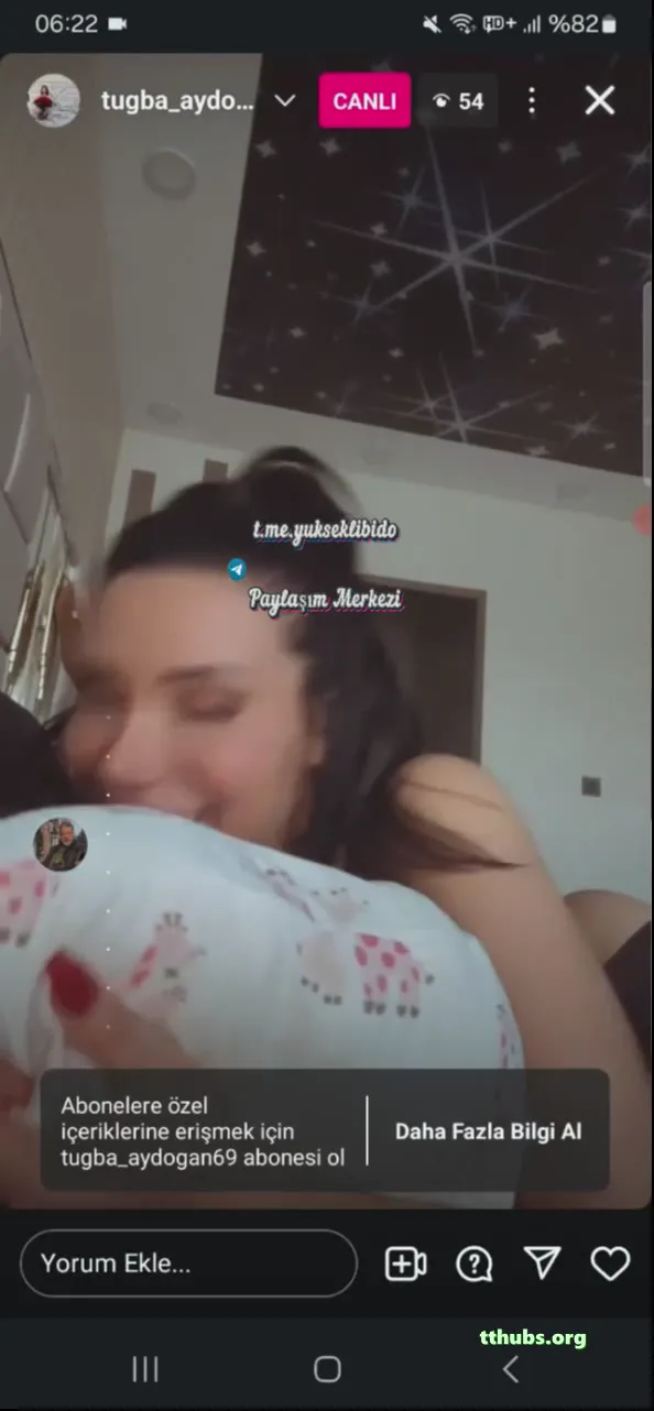 Tuğba Ay Insta Yayini Meme Frikik