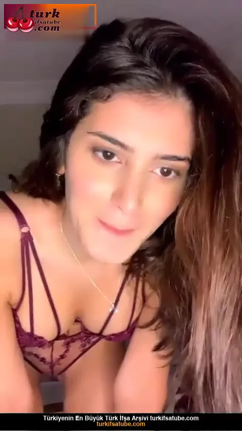 Tango Beril Yine Muhtesem Kalkçalarıyla Şov Yapıyo