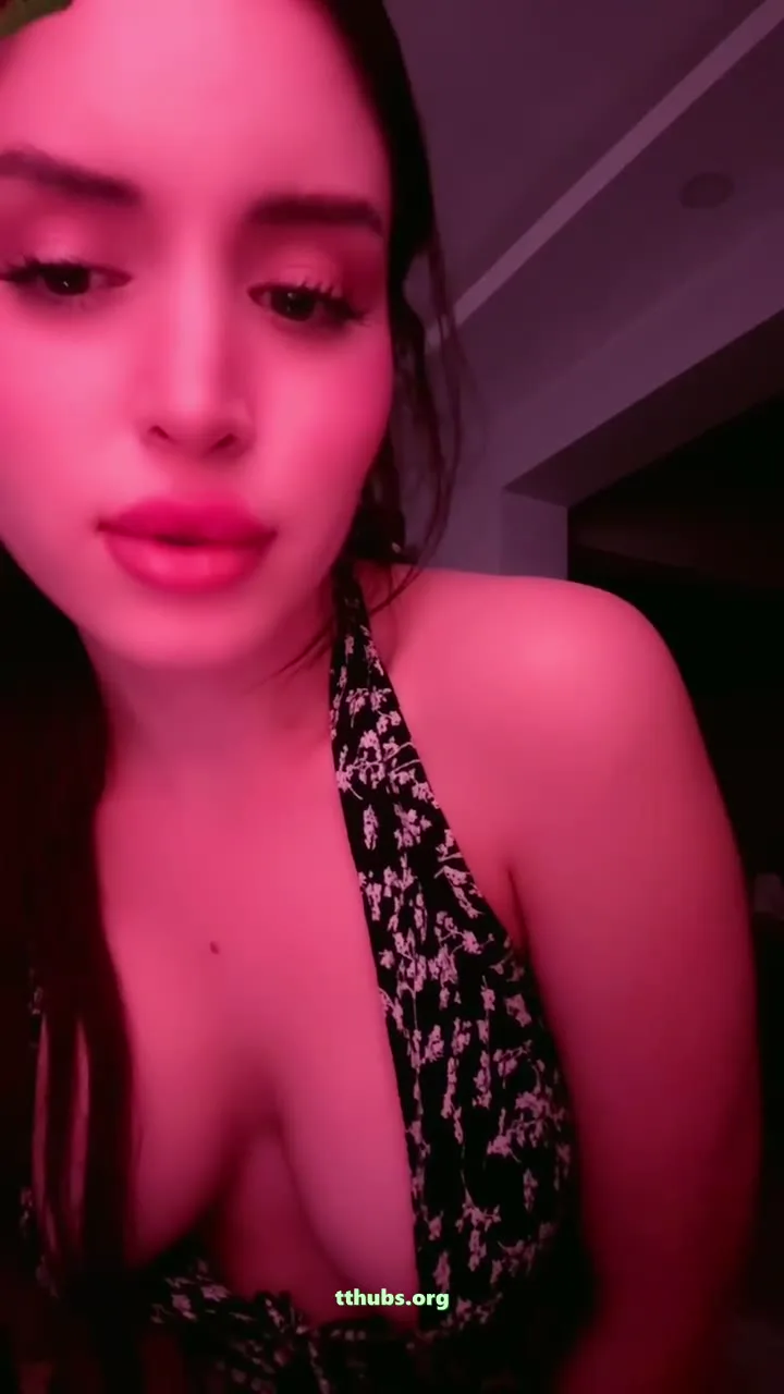 Tango Pink Ifşa Canlı Yayında Loş Işıkta Dans Etti