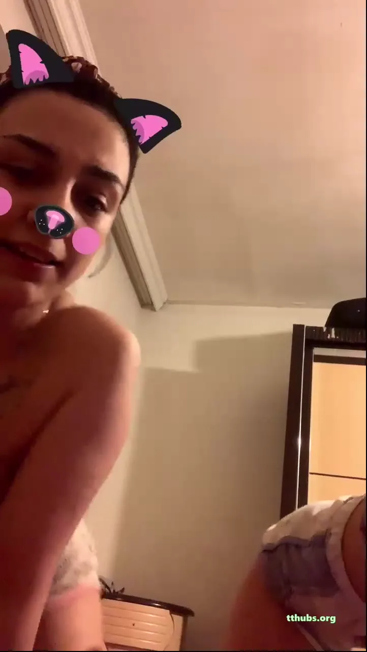 Aden Elif Amcığını oynaya oynaya ıslatıyor Türk ifşa