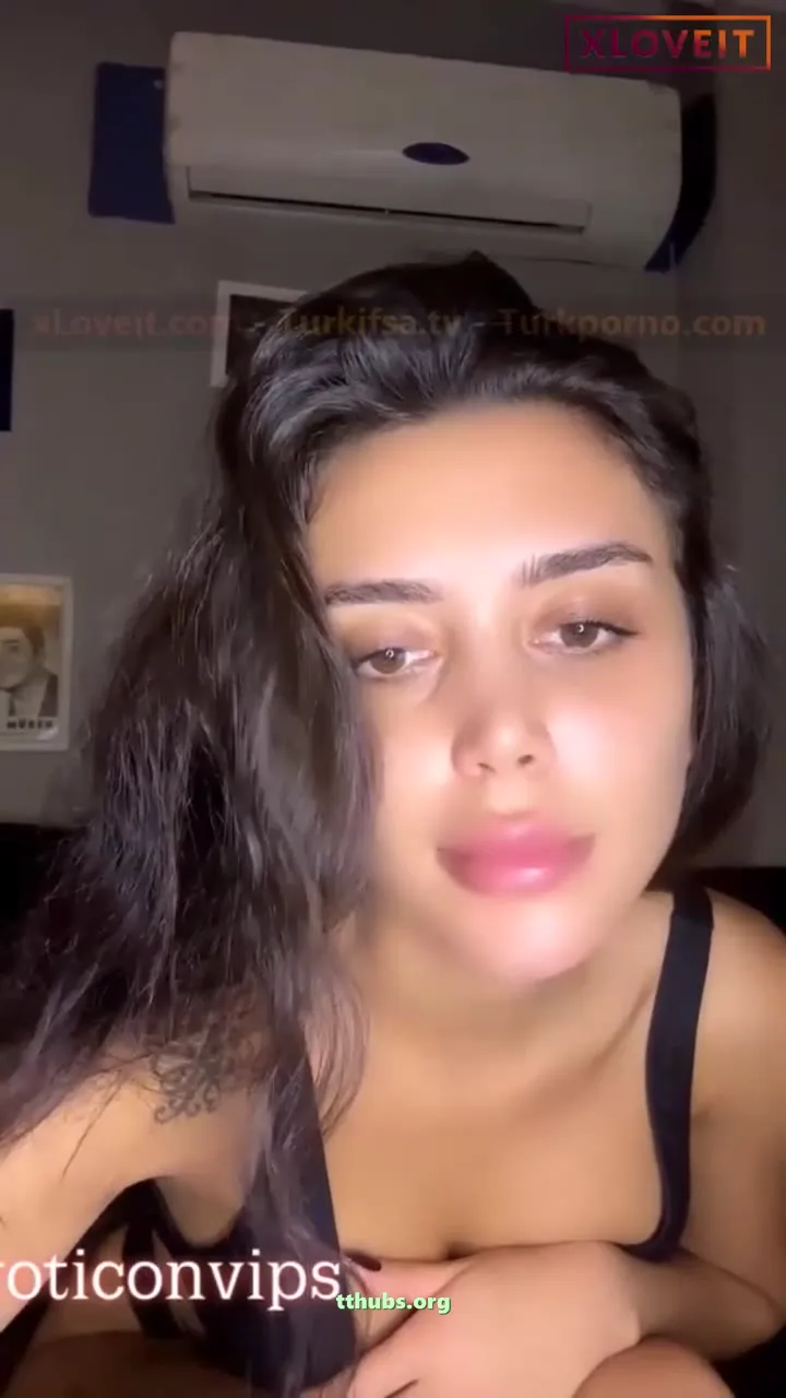 Adakumsal Ifşa Domalıp Kalçalarını Tokatladı